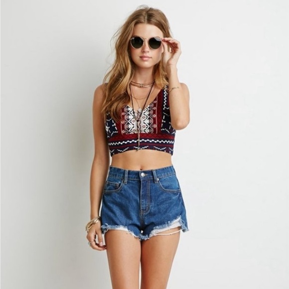 Forever 21 Tops - ♥️AZTEC CROP♥️